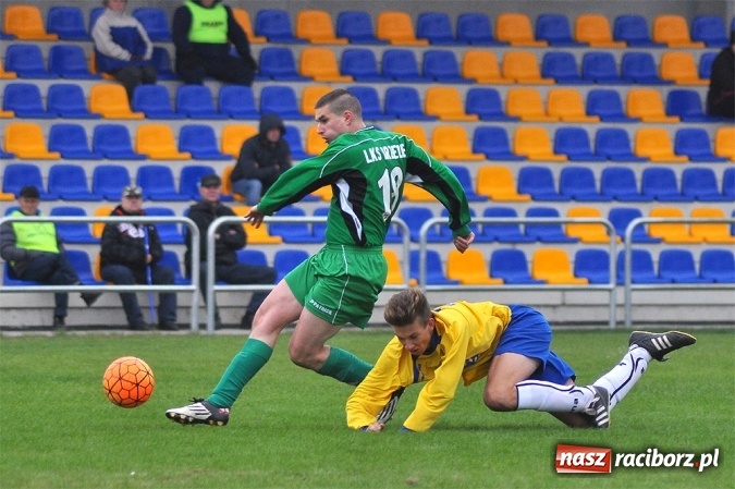 Zdjęcie w galerii na portalu naszraciborz.pl: Stal przegrała z Brzeziem przy pustych trybunach wiadomości z regionu