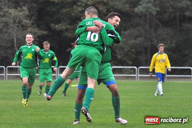 Zdjęcie w galerii na portalu naszraciborz.pl: Stal przegrała z Brzeziem przy pustych trybunach wiadomości z regionu