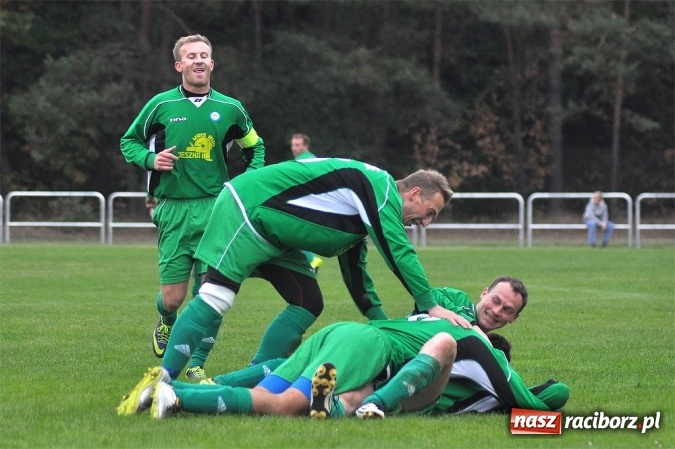 Zdjęcie w galerii na portalu naszraciborz.pl: Stal przegrała z Brzeziem przy pustych trybunach wiadomości z regionu