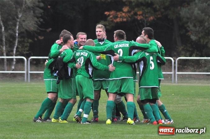 Zdjęcie w galerii na portalu naszraciborz.pl: Stal przegrała z Brzeziem przy pustych trybunach wiadomości z regionu