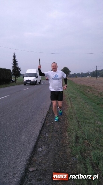 Zdjęcie w galerii na portalu naszraciborz.pl: Sztafeta Papieska z Kietrza do Krakowa odbyła się już po raz trzeci wiadomości z regionu