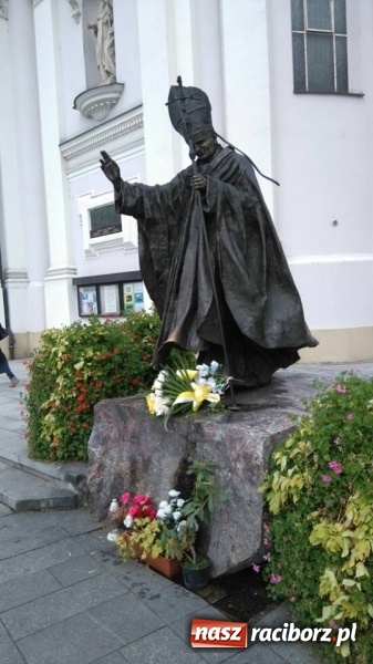 Zdjęcie w galerii na portalu naszraciborz.pl: Sztafeta Papieska z Kietrza do Krakowa odbyła się już po raz trzeci wiadomości z regionu