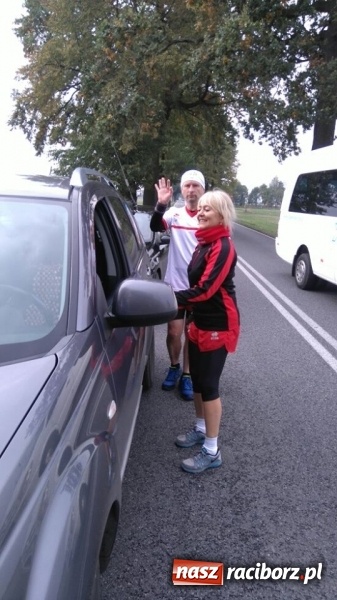 Zdjęcie w galerii na portalu naszraciborz.pl: Sztafeta Papieska z Kietrza do Krakowa odbyła się już po raz trzeci wiadomości z regionu