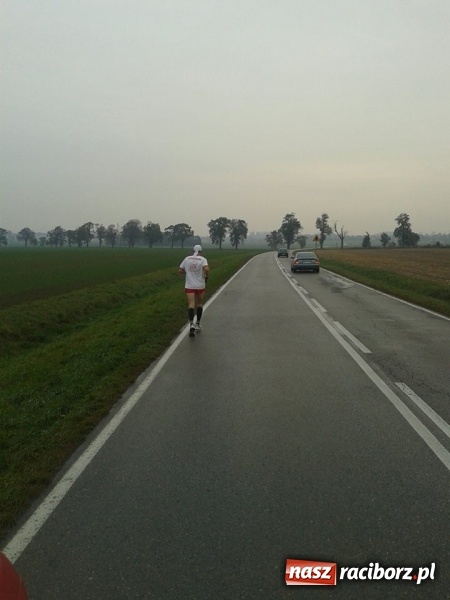 Zdjęcie w galerii na portalu naszraciborz.pl: Sztafeta Papieska z Kietrza do Krakowa odbyła się już po raz trzeci wiadomości z regionu