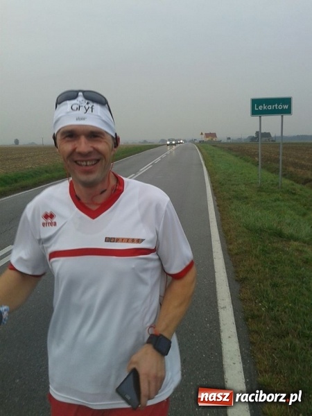 Zdjęcie w galerii na portalu naszraciborz.pl: Sztafeta Papieska z Kietrza do Krakowa odbyła się już po raz trzeci wiadomości z regionu