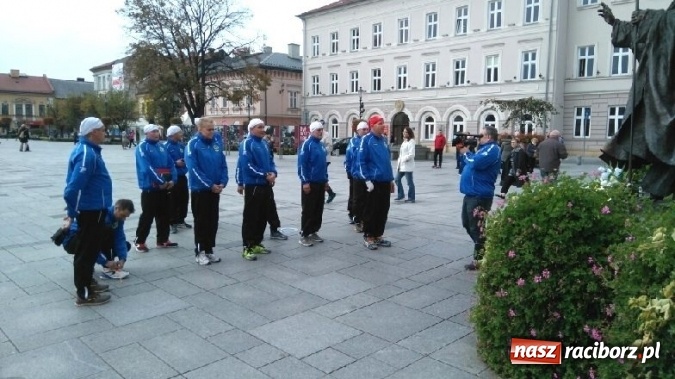 Zdjęcie w galerii na portalu naszraciborz.pl: Sztafeta Papieska z Kietrza do Krakowa odbyła się już po raz trzeci wiadomości z regionu