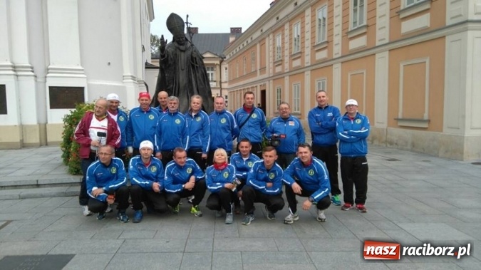 Zdjęcie w galerii na portalu naszraciborz.pl: Sztafeta Papieska z Kietrza do Krakowa odbyła się już po raz trzeci wiadomości z regionu