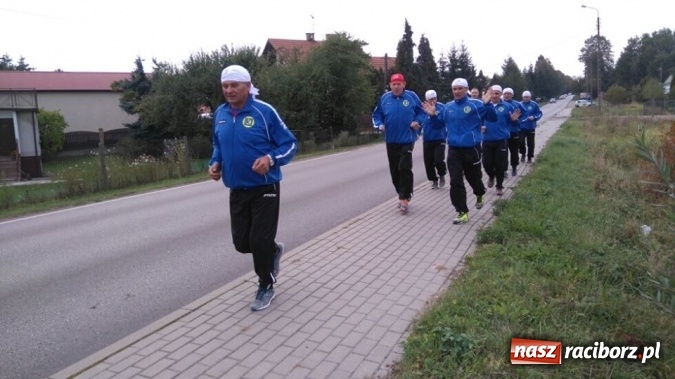 Zdjęcie w galerii na portalu naszraciborz.pl: Sztafeta Papieska z Kietrza do Krakowa odbyła się już po raz trzeci wiadomości z regionu