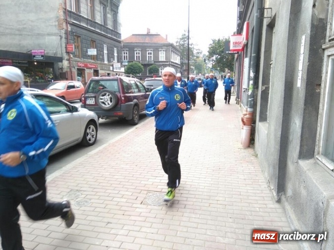 Zdjęcie w galerii na portalu naszraciborz.pl: Sztafeta Papieska z Kietrza do Krakowa odbyła się już po raz trzeci wiadomości z regionu