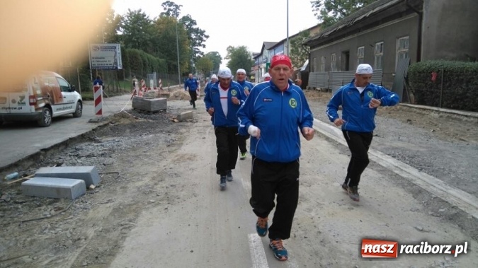 Zdjęcie w galerii na portalu naszraciborz.pl: Sztafeta Papieska z Kietrza do Krakowa odbyła się już po raz trzeci wiadomości z regionu