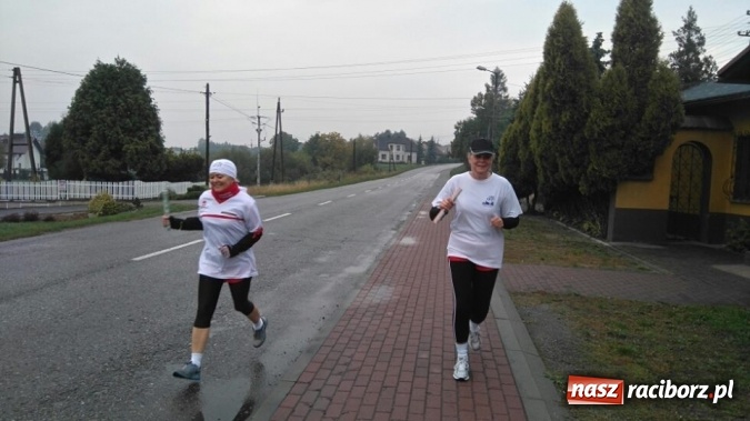 Zdjęcie w galerii na portalu naszraciborz.pl: Sztafeta Papieska z Kietrza do Krakowa odbyła się już po raz trzeci wiadomości z regionu