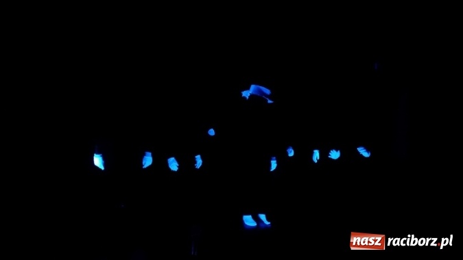 Zdjęcie w galerii na portalu naszraciborz.pl: Klasa III c z SP 15 w Czarnym Teatrze  wiadomości z regionu