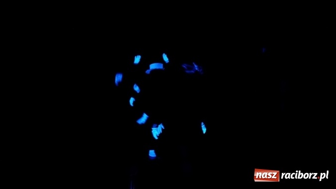 Zdjęcie w galerii na portalu naszraciborz.pl: Klasa III c z SP 15 w Czarnym Teatrze  wiadomości z regionu