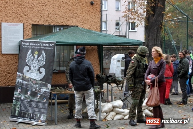 Zdjęcie w galerii na portalu naszraciborz.pl: Gimnazjum nr 5 świętowało na festynie rodzinnym wiadomości z regionu