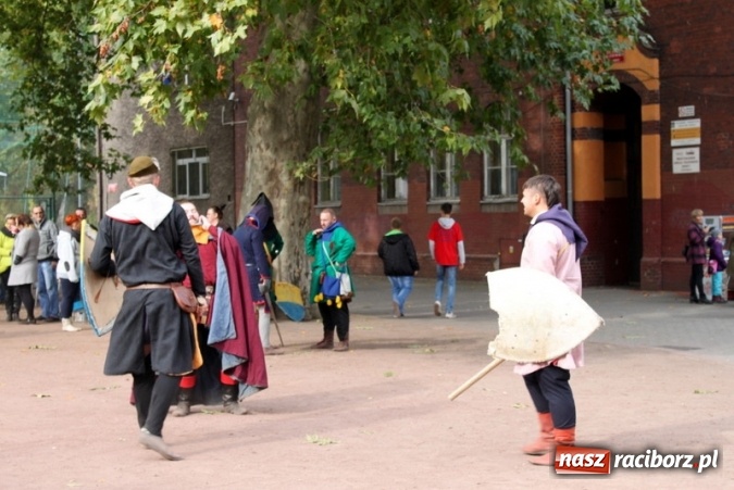 Zdjęcie w galerii na portalu naszraciborz.pl: Gimnazjum nr 5 świętowało na festynie rodzinnym wiadomości z regionu
