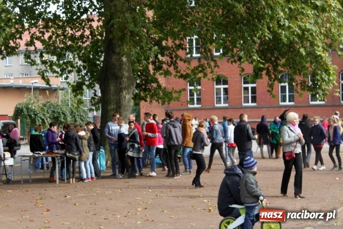 Zdjęcie w galerii na portalu naszraciborz.pl: Gimnazjum nr 5 świętowało na festynie rodzinnym wiadomości z regionu