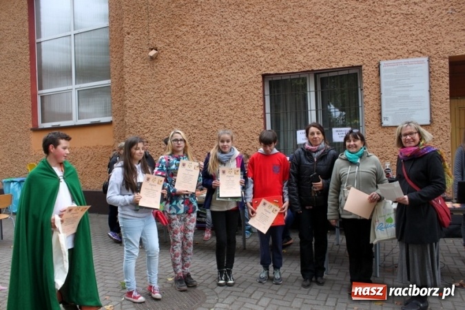 Zdjęcie w galerii na portalu naszraciborz.pl: Gimnazjum nr 5 świętowało na festynie rodzinnym wiadomości z regionu