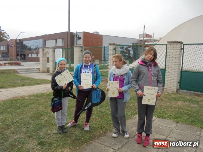 Zdjęcie w galerii na portalu naszraciborz.pl: Na stadionie OSiR-u rozegrano Młodzieżowe Mistrzostwa Raciborza w tenisie wiadomości z regionu