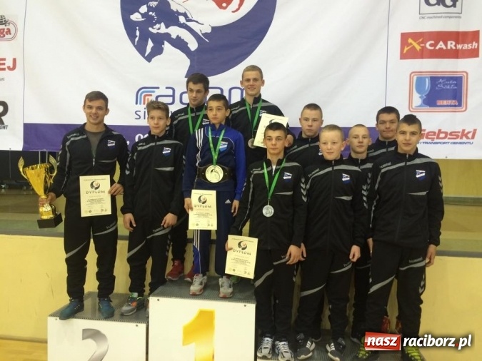 Zdjęcie w galerii na portalu naszraciborz.pl: Cztery medale zapaśnik&oacute;w MKZ Unia Racib&oacute;rz na Pucharze Polski Kadet&oacute;w w Radomiu wiadomości z regionu