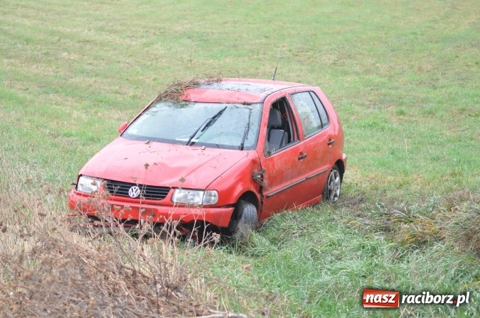 Zdjęcie w galerii na portalu naszraciborz.pl: Zima za progiem - dwa groźne zdarzenia na raciborskich drogach. Kierowcy - noga z gazu! wiadomości z regionu