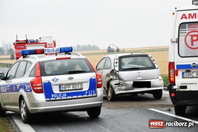 Zdjęcie w galerii na portalu naszraciborz.pl: Zima za progiem - dwa groźne zdarzenia na raciborskich drogach. Kierowcy - noga z gazu! wiadomości z regionu