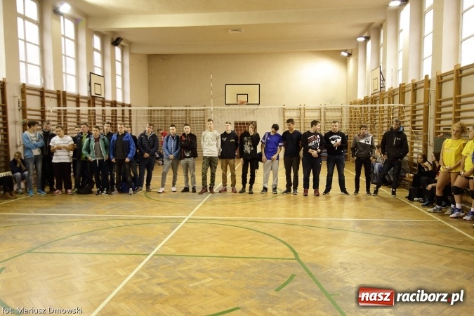 Zdjęcie w galerii na portalu naszraciborz.pl: Dwójki siatkarskie zagrały dziś w CKZiU nr 1. Sprawdź, kto wygrał! wiadomości z regionu