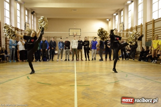 Zdjęcie w galerii na portalu naszraciborz.pl: Dwójki siatkarskie zagrały dziś w CKZiU nr 1. Sprawdź, kto wygrał! wiadomości z regionu