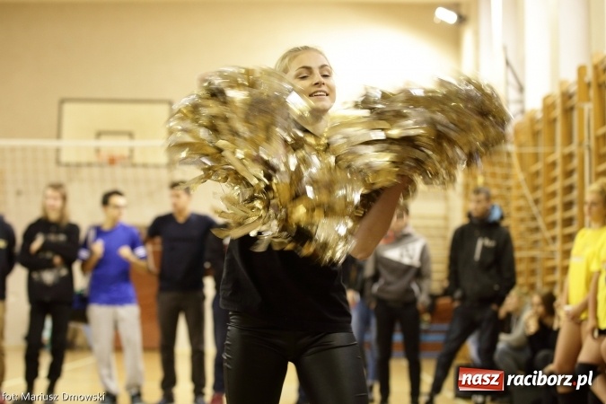 Zdjęcie w galerii na portalu naszraciborz.pl: Dwójki siatkarskie zagrały dziś w CKZiU nr 1. Sprawdź, kto wygrał! wiadomości z regionu