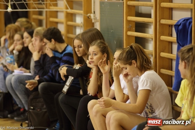 Zdjęcie w galerii na portalu naszraciborz.pl: Dwójki siatkarskie zagrały dziś w CKZiU nr 1. Sprawdź, kto wygrał! wiadomości z regionu