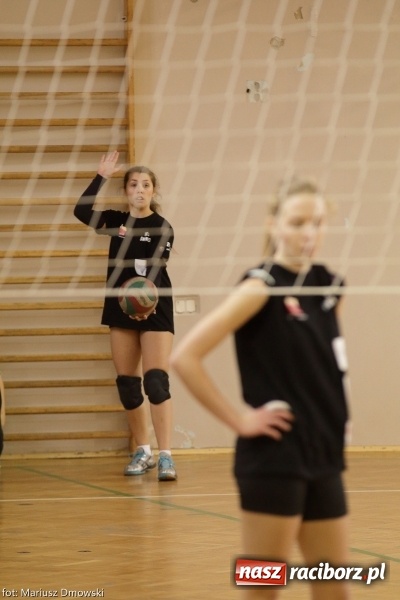 Zdjęcie w galerii na portalu naszraciborz.pl: Dwójki siatkarskie zagrały dziś w CKZiU nr 1. Sprawdź, kto wygrał! wiadomości z regionu