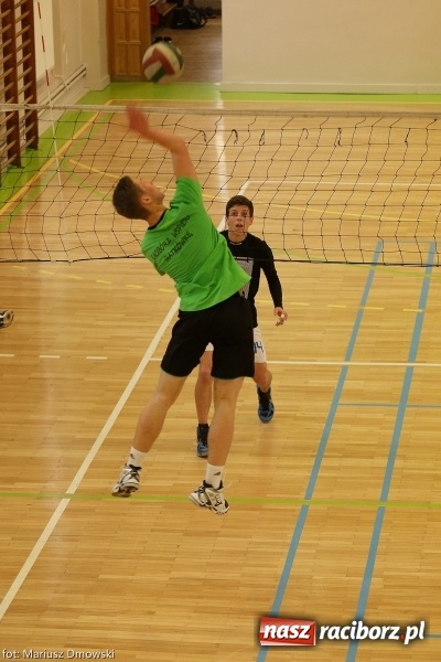 Zdjęcie w galerii na portalu naszraciborz.pl: Dwójki siatkarskie zagrały dziś w CKZiU nr 1. Sprawdź, kto wygrał! wiadomości z regionu