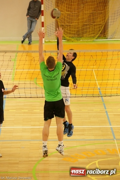 Zdjęcie w galerii na portalu naszraciborz.pl: Dwójki siatkarskie zagrały dziś w CKZiU nr 1. Sprawdź, kto wygrał! wiadomości z regionu