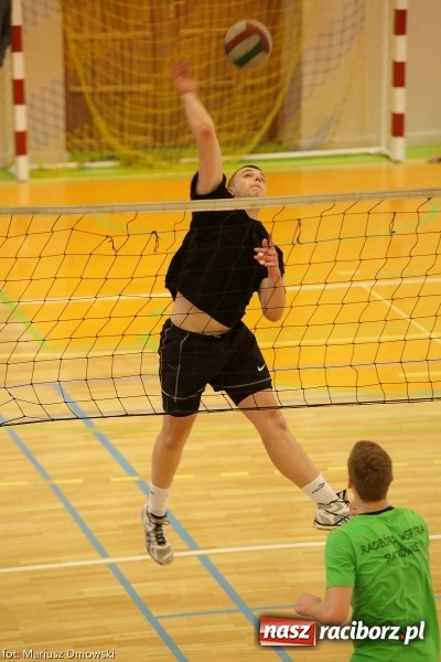 Zdjęcie w galerii na portalu naszraciborz.pl: Dwójki siatkarskie zagrały dziś w CKZiU nr 1. Sprawdź, kto wygrał! wiadomości z regionu