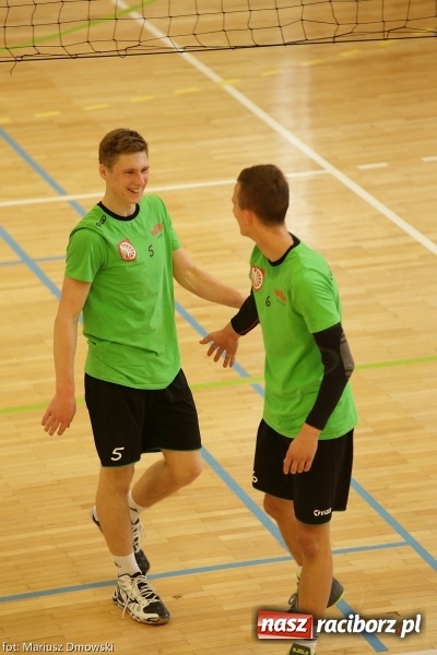 Zdjęcie w galerii na portalu naszraciborz.pl: Dwójki siatkarskie zagrały dziś w CKZiU nr 1. Sprawdź, kto wygrał! wiadomości z regionu