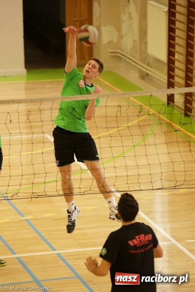 Zdjęcie w galerii na portalu naszraciborz.pl: Dwójki siatkarskie zagrały dziś w CKZiU nr 1. Sprawdź, kto wygrał! wiadomości z regionu