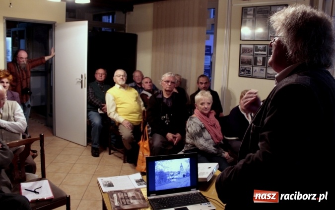 Zdjęcie w galerii na portalu naszraciborz.pl: O Juliuszu Rogerze na wczorajszej prelekcji w TMZR wiadomości z regionu