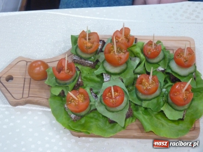 Zdjęcie w galerii na portalu naszraciborz.pl: Uczniowie z Nędzy zrobili pokaz&oacute;wkę! Zobacz, co jedzą na śniadanie wiadomości z regionu