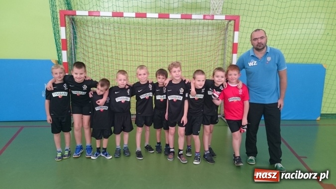 Zdjęcie w galerii na portalu naszraciborz.pl: W Pawłowie zagrali o puchar Tymbarku wiadomości z regionu