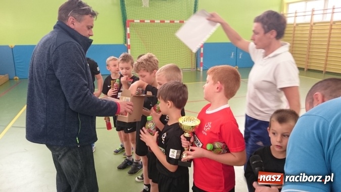 Zdjęcie w galerii na portalu naszraciborz.pl: W Pawłowie zagrali o puchar Tymbarku wiadomości z regionu