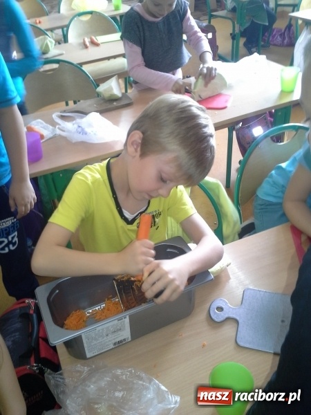 Zdjęcie w galerii na portalu naszraciborz.pl: Pracowity tydzień uczniów kuźniańskiej szkoły  wiadomości z regionu