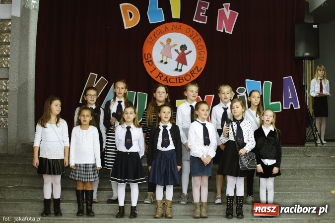 Zdjęcie w galerii na portalu naszraciborz.pl: W szkole na Ostrogu spotkanie pokoleń wiadomości z regionu