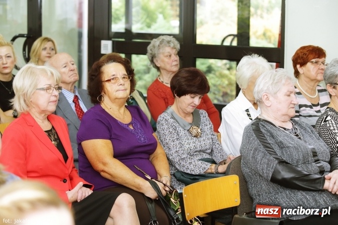 Zdjęcie w galerii na portalu naszraciborz.pl: W szkole na Ostrogu spotkanie pokoleń wiadomości z regionu