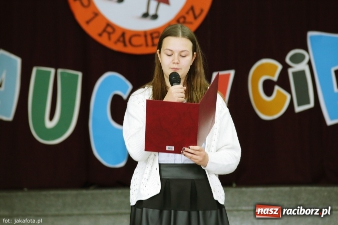 Zdjęcie w galerii na portalu naszraciborz.pl: W szkole na Ostrogu spotkanie pokoleń wiadomości z regionu