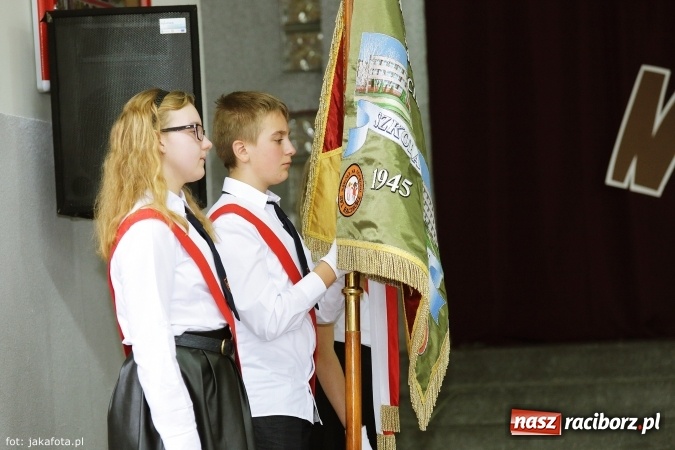 Zdjęcie w galerii na portalu naszraciborz.pl: W szkole na Ostrogu spotkanie pokoleń wiadomości z regionu