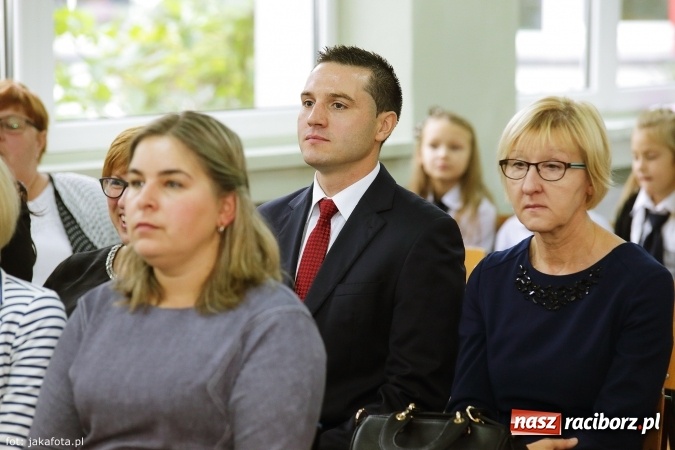 Zdjęcie w galerii na portalu naszraciborz.pl: W szkole na Ostrogu spotkanie pokoleń wiadomości z regionu