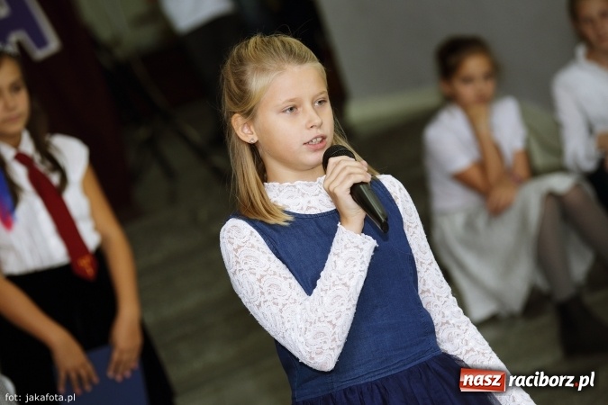 Zdjęcie w galerii na portalu naszraciborz.pl: W szkole na Ostrogu spotkanie pokoleń wiadomości z regionu