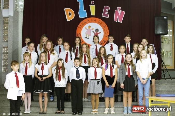 Zdjęcie w galerii na portalu naszraciborz.pl: W szkole na Ostrogu spotkanie pokoleń wiadomości z regionu