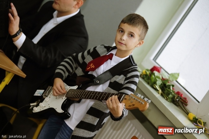 Zdjęcie w galerii na portalu naszraciborz.pl: W szkole na Ostrogu spotkanie pokoleń wiadomości z regionu