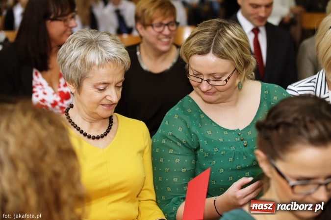 Zdjęcie w galerii na portalu naszraciborz.pl: W szkole na Ostrogu spotkanie pokoleń wiadomości z regionu