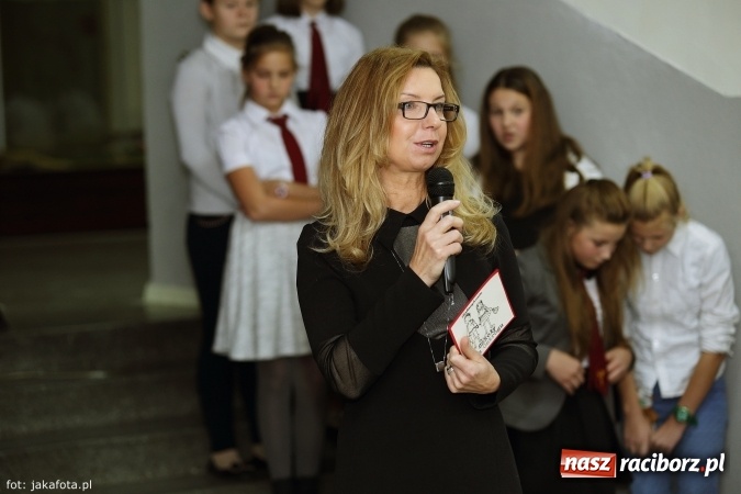 Zdjęcie w galerii na portalu naszraciborz.pl: W szkole na Ostrogu spotkanie pokoleń wiadomości z regionu